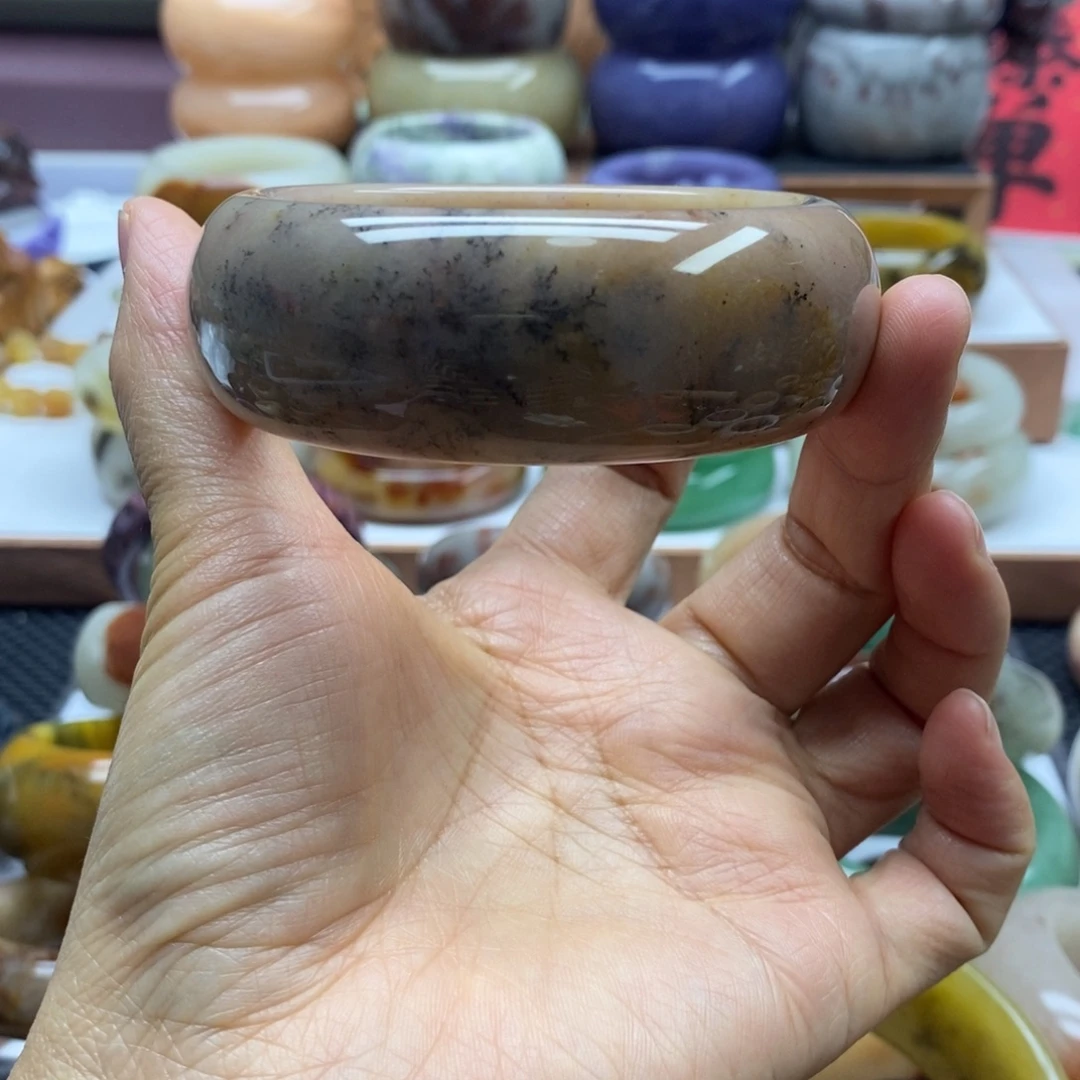 未镶嵌手镯石英岩玉