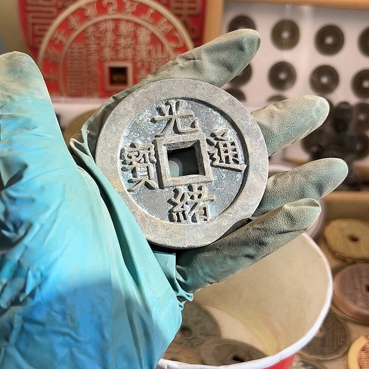 追***风铜现代翻砂工艺作品