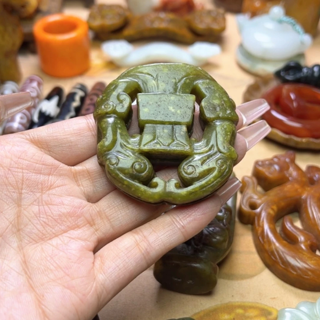 【闪购商品】蛇纹石玉颈饰未镶嵌