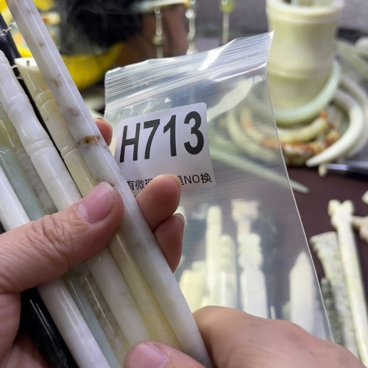 蛇纹石玉发饰合金沫*