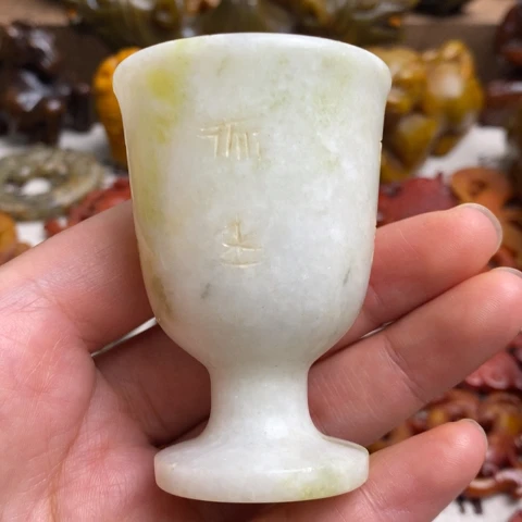 未镶嵌蛇纹石玉颈饰