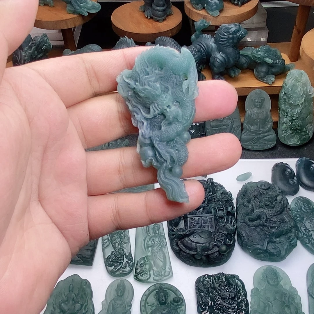定制翡翠未镶嵌龙牌
