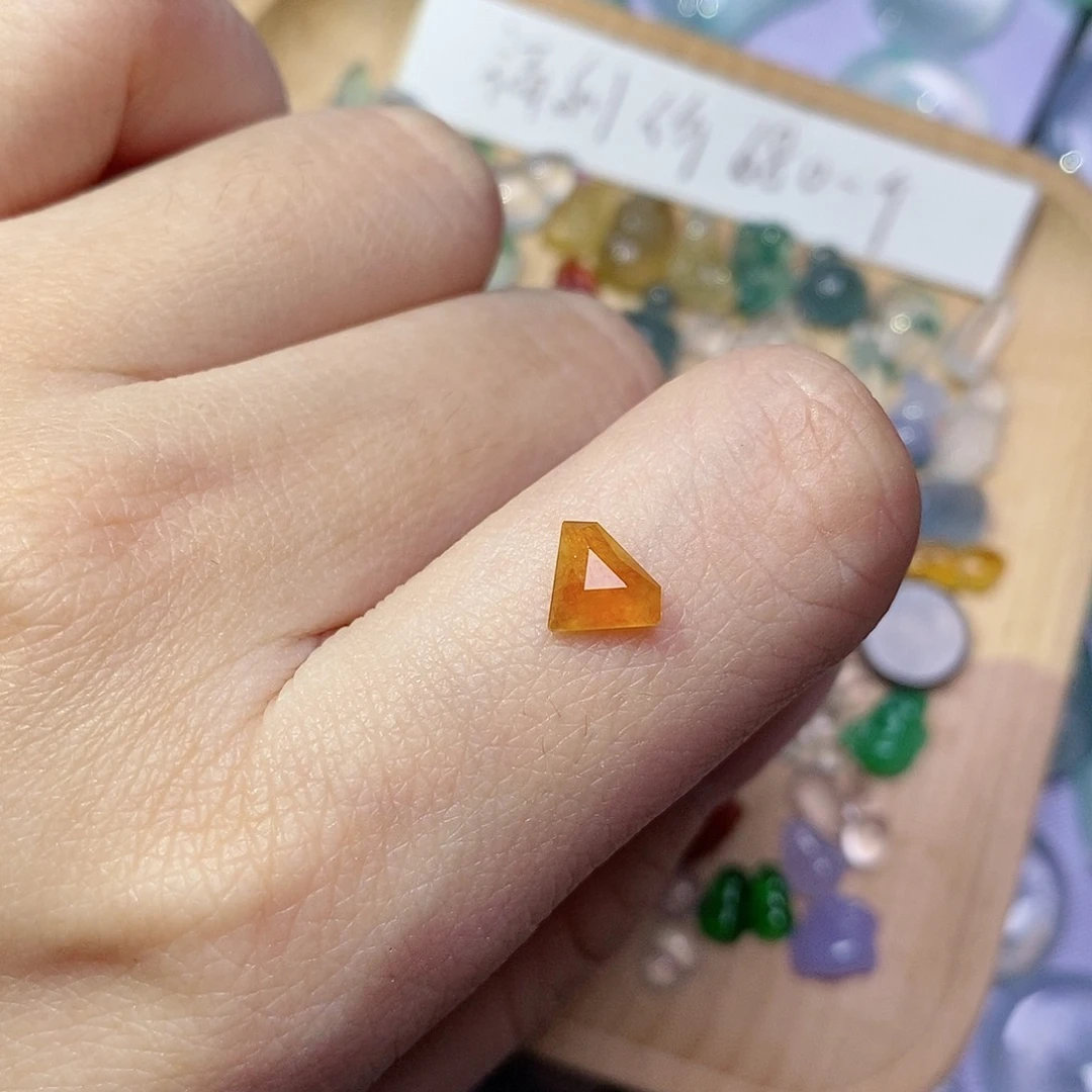 定制翡翠未镶嵌翡翠