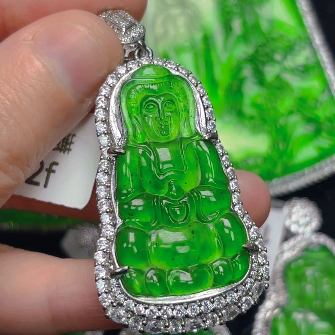 翡翠颈饰未镶嵌观音