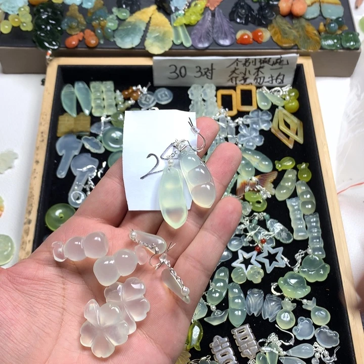 小***儿蛇纹石玉合金耳钉