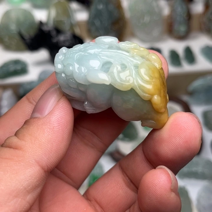 颈饰未镶嵌翡翠貔貅