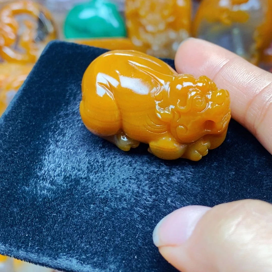 未镶嵌石英质玉（黄龙玉）吊坠(不含链)