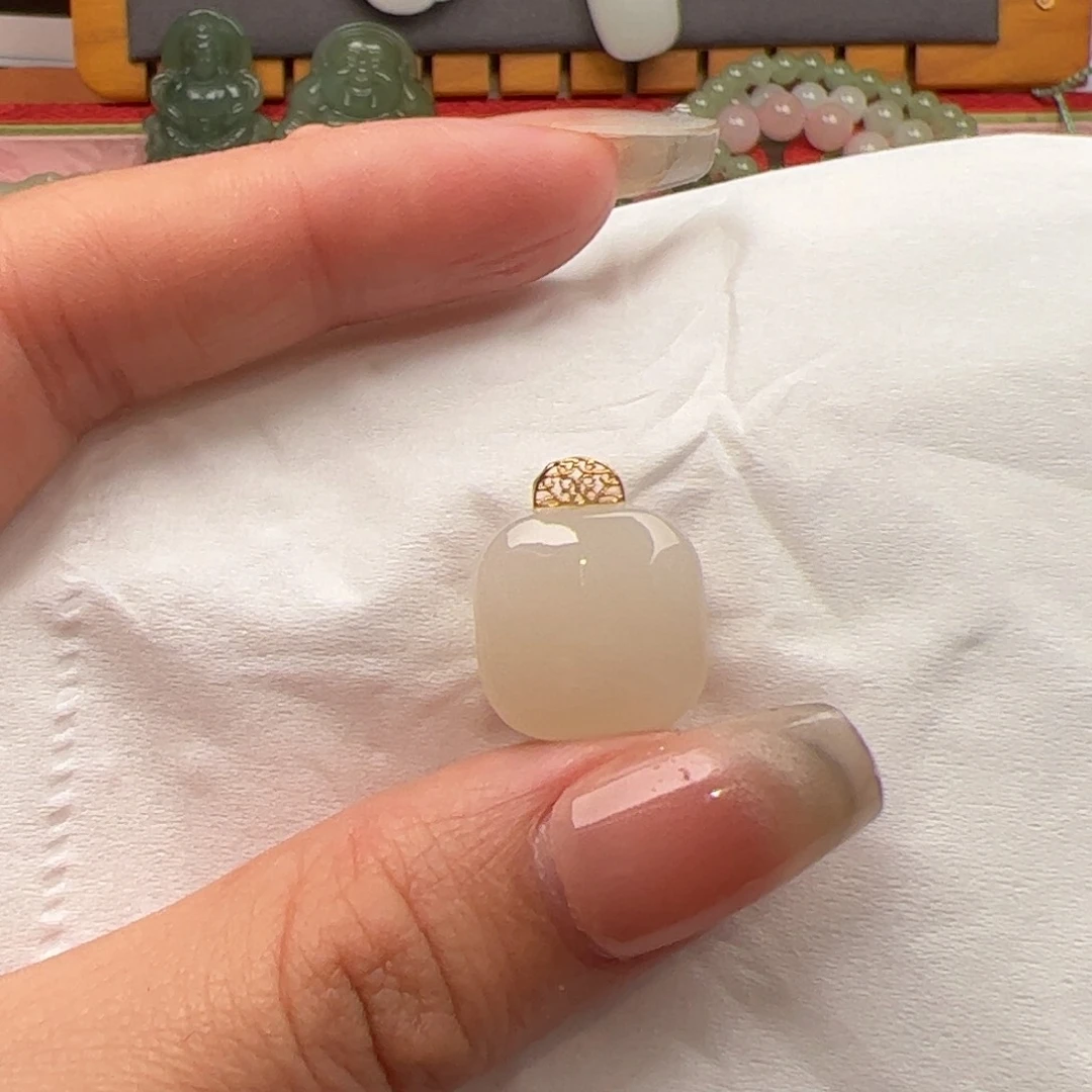 和田玉颈饰未镶嵌用****2