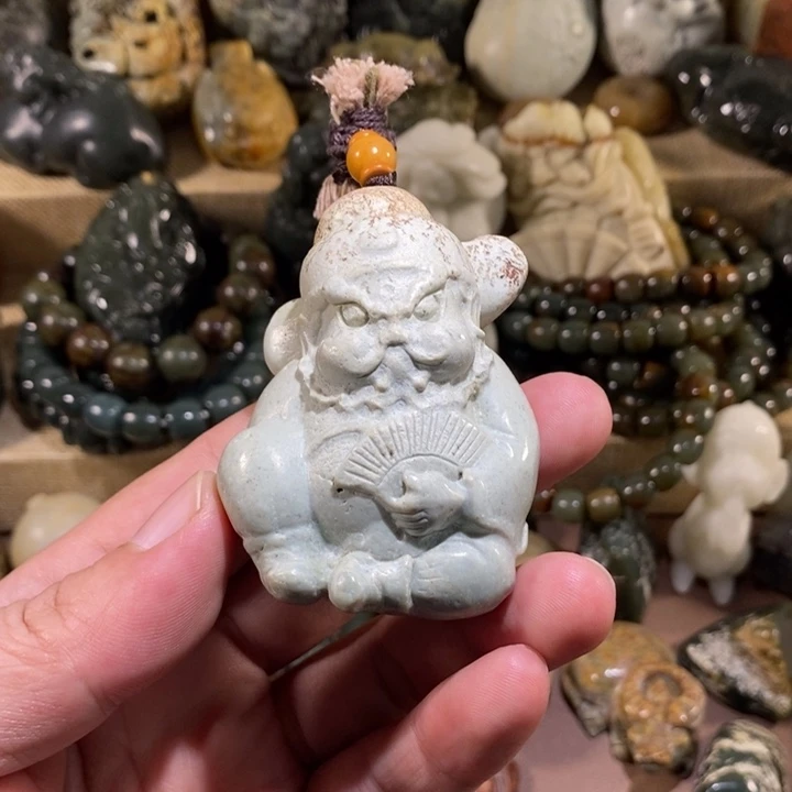 透闪石质玉未镶嵌挂件