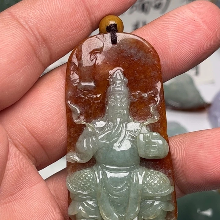 翡翠未镶嵌颈饰关公