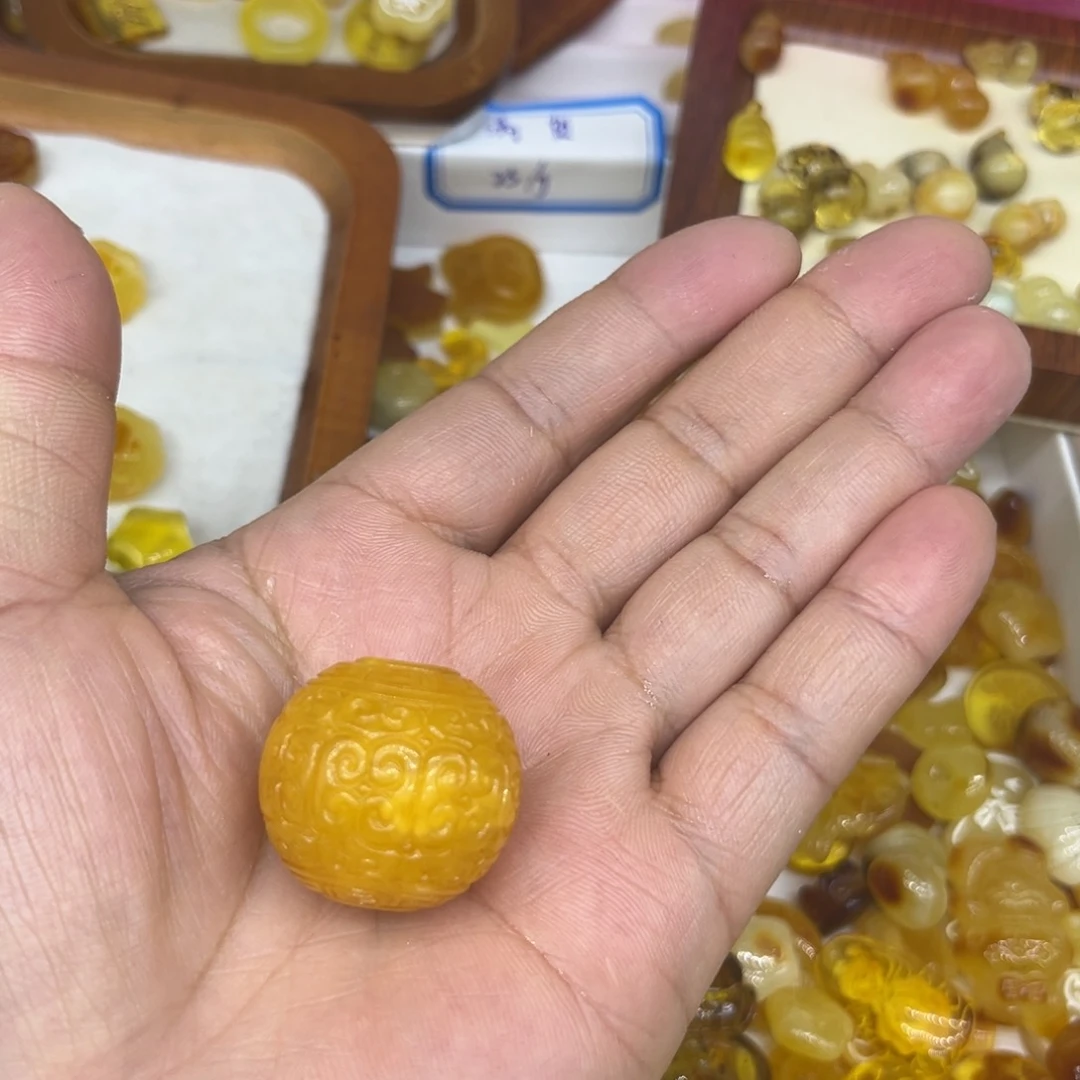 琥珀裸石未镶嵌琥珀