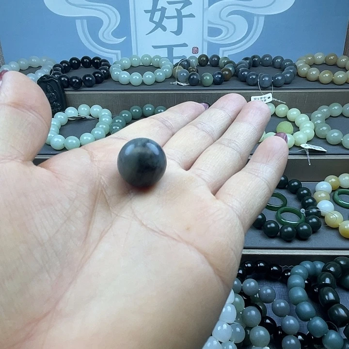 旺***官和田玉未镶嵌手链