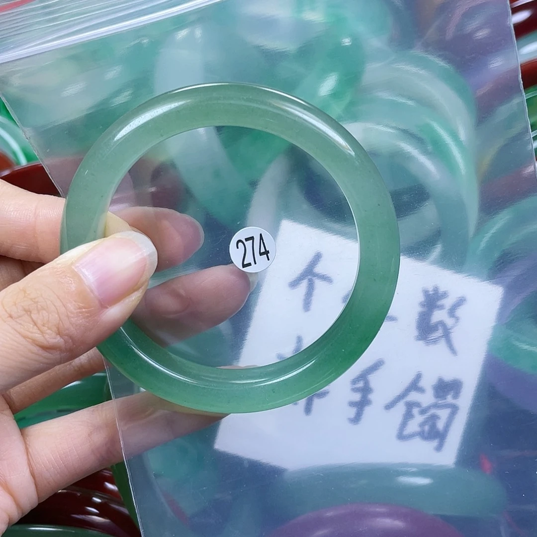 石英质玉手镯未镶嵌54