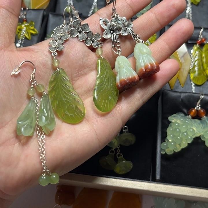 蛇纹石玉合金耳饰