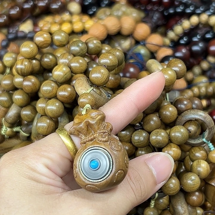 维腊木（绿檀）无事牌