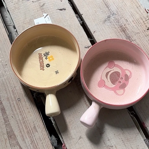 微瑕，不能明火，口径15高度5，2个手把碗迪士尼