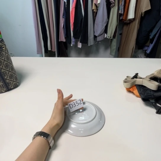 瓷片352。。。。。。。。。。。。。