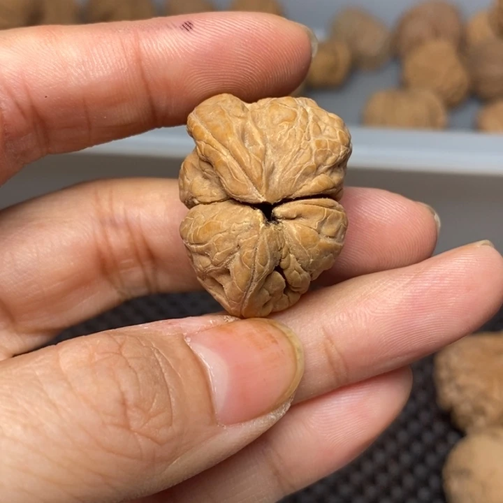 飞***觉吊坠文玩核桃文玩核桃异形单只