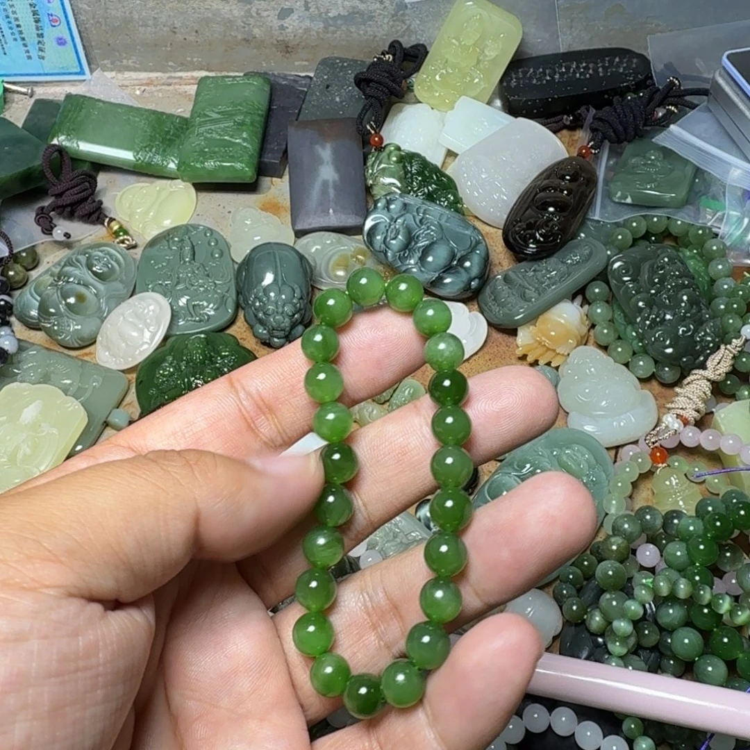 浅***莉未镶嵌和田玉挂件