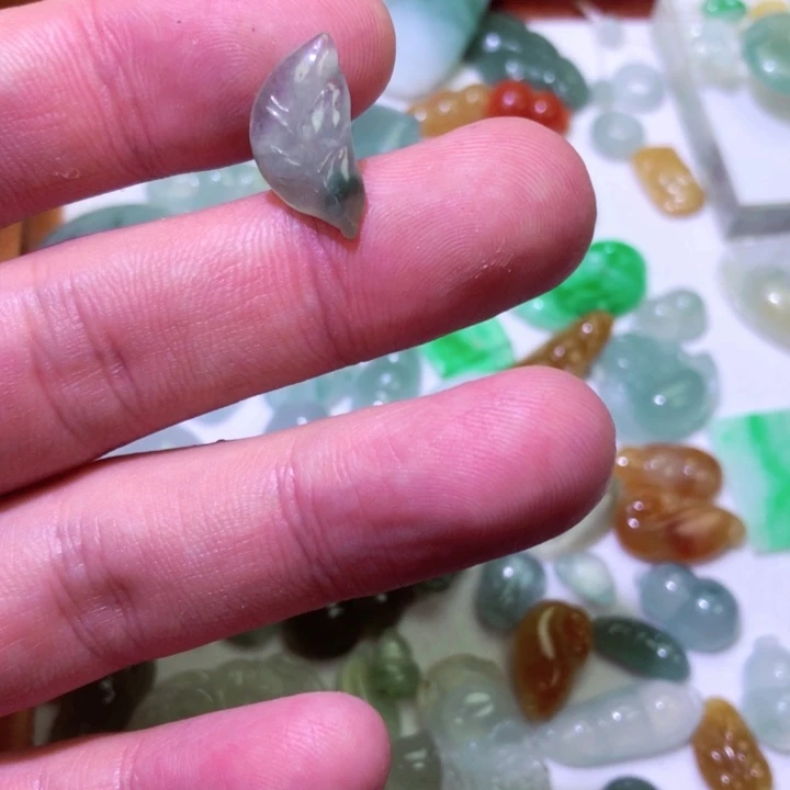 翡翠未镶嵌颈饰天然a货翡翠