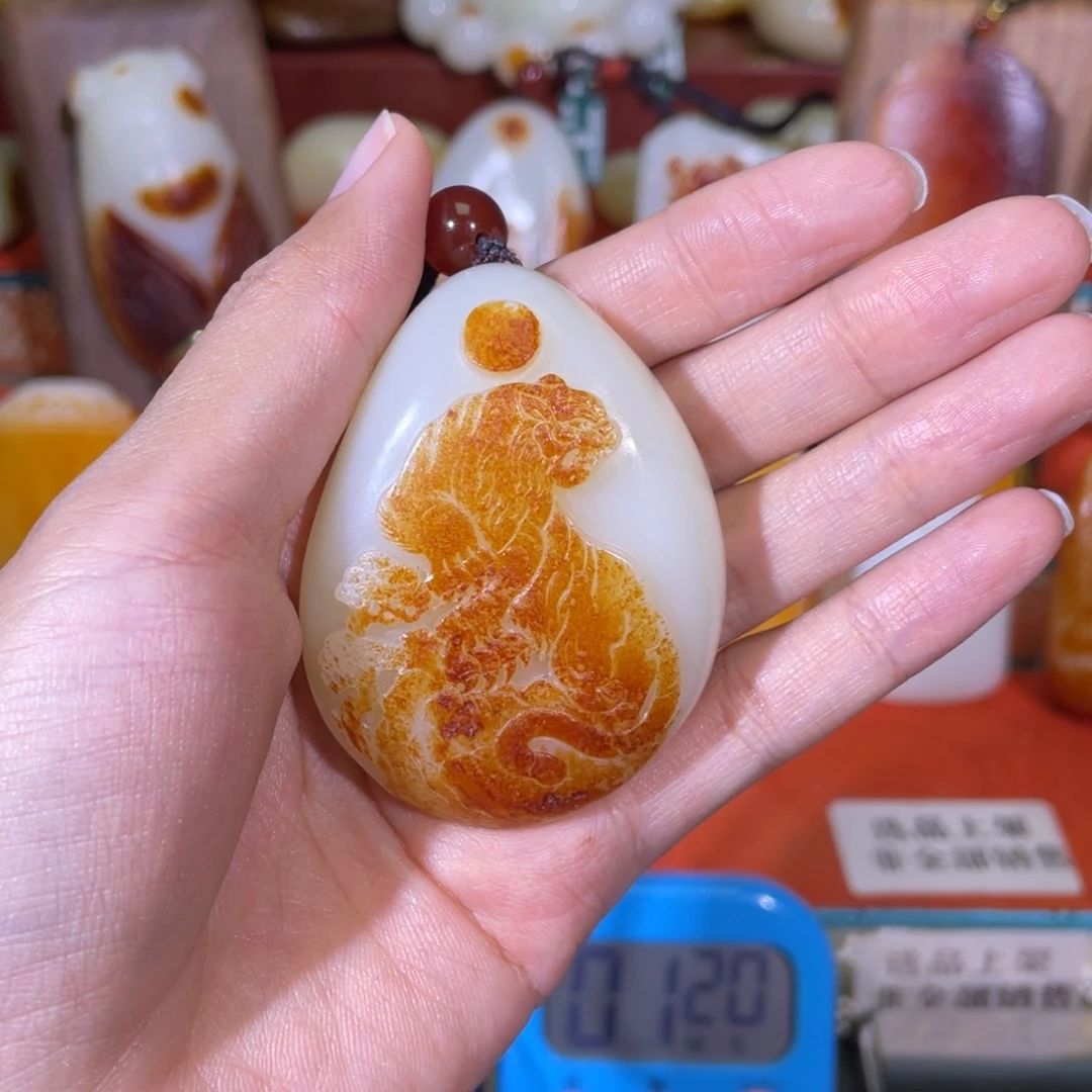 张****和田玉未镶嵌把件