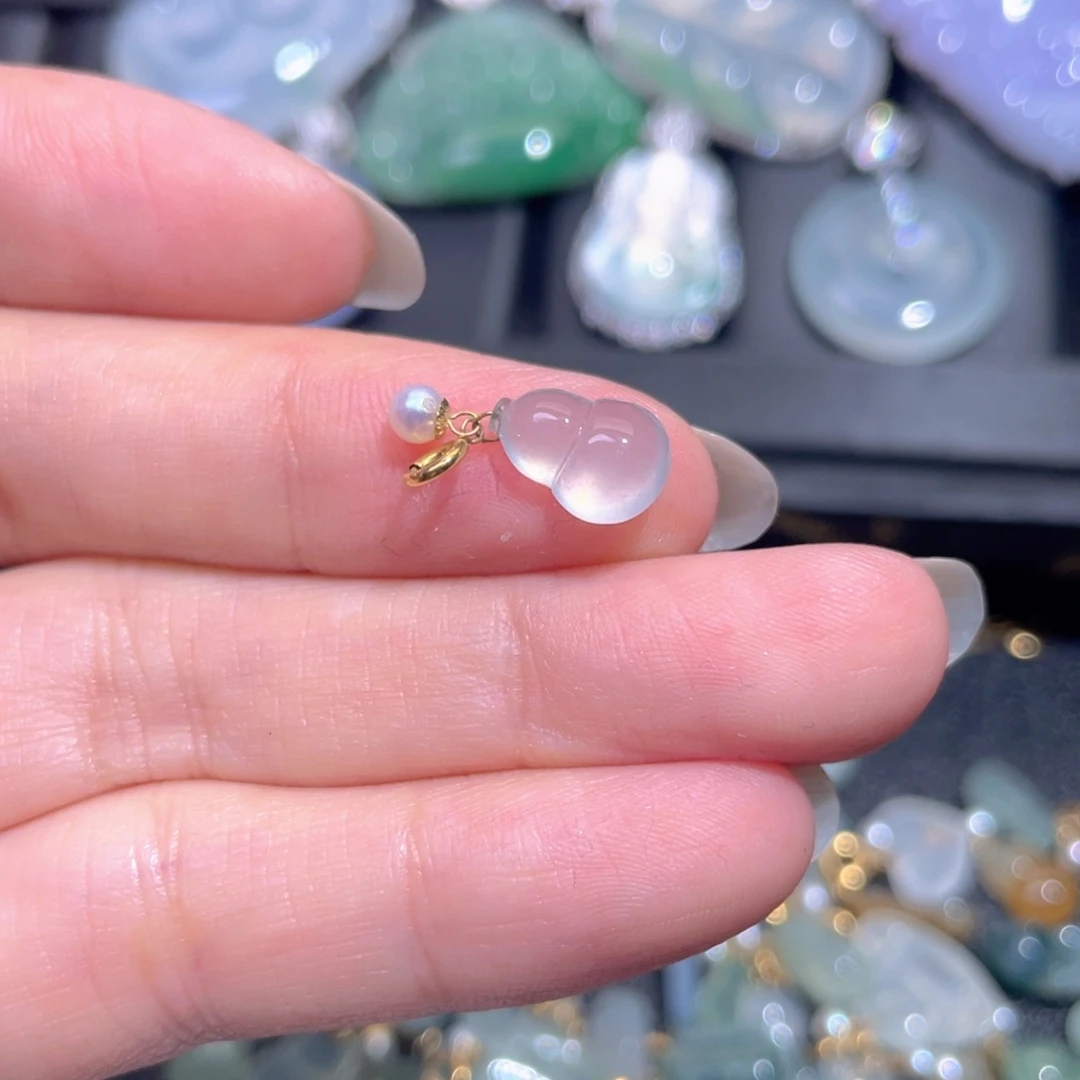 颈饰18K金镶嵌翡翠翡翠