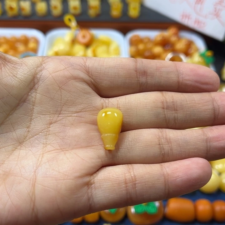 琥珀未镶嵌裸石卡10加三通