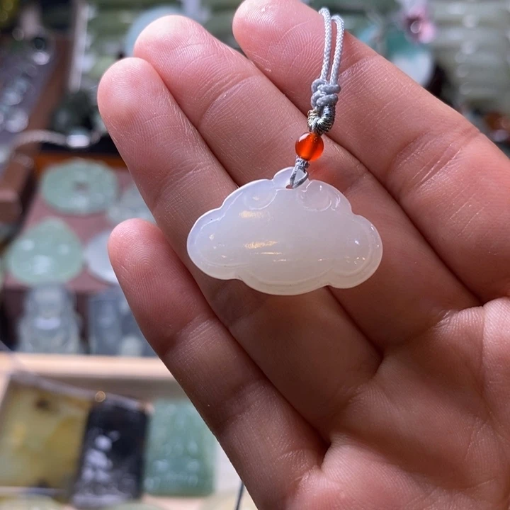 颈饰未镶嵌和田玉（糖玉）