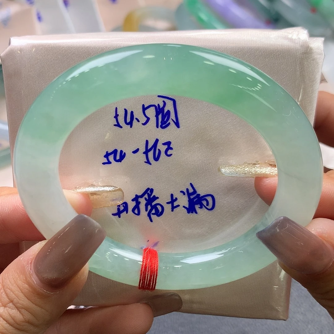 翡翠未镶嵌手镯54.5圆条