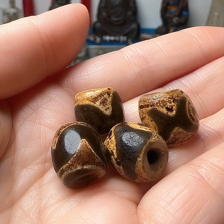 和田玉（糖玉）挂件未镶嵌钱*哥