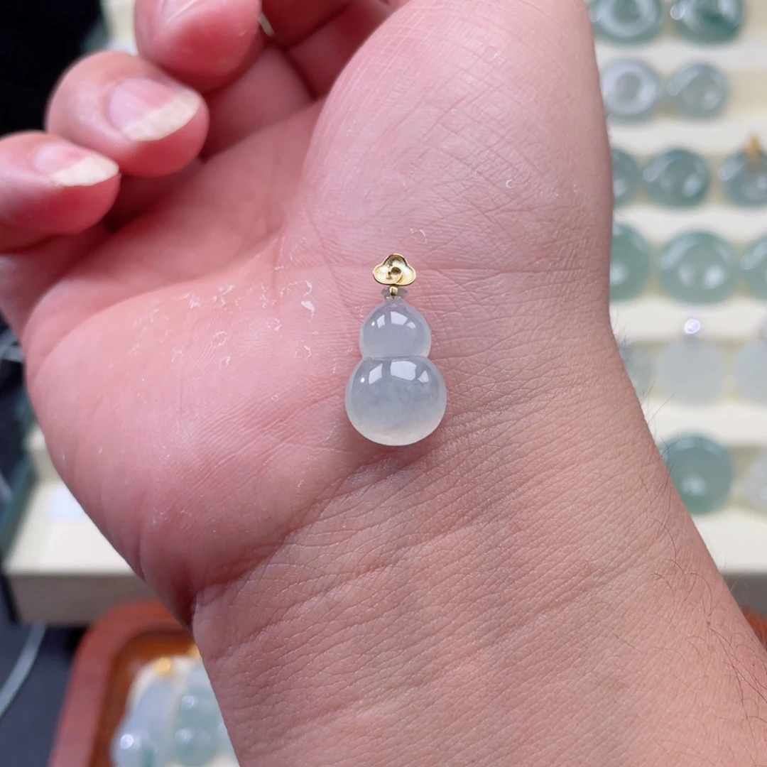 翡翠18K金镶嵌颈饰677885557788