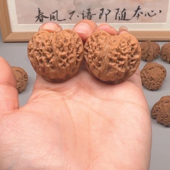 文玩核桃把件宫灯