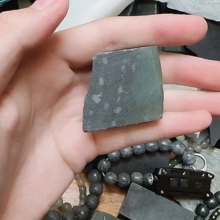 未镶嵌和田玉（青玉）珠宝半成品