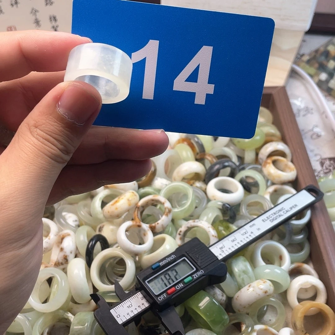 蛇纹石玉合金颈饰