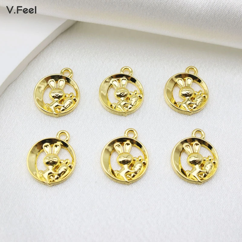 V.FEEL14k包金保色圆月小兔子吃萝卜吊牌吊坠电镀diy饰品材料配件