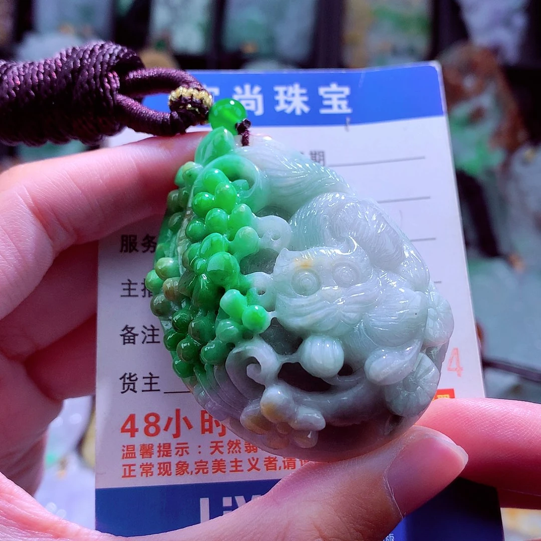 颈饰未镶嵌翡翠天然