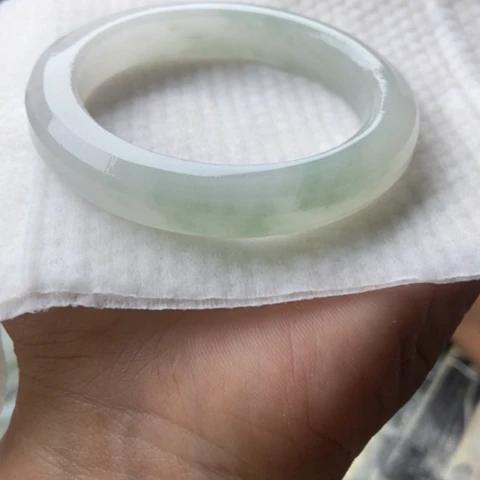 妍***未镶嵌手镯石英岩玉加工定制