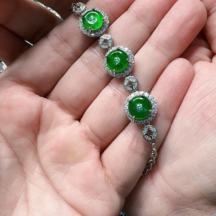 翡翠颈饰未镶嵌天然A货翡翠放漏