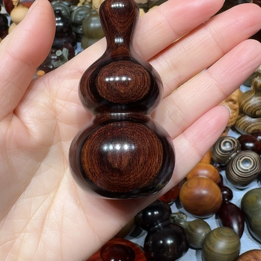 施***张木微凹黄檀直径3.8葫芦