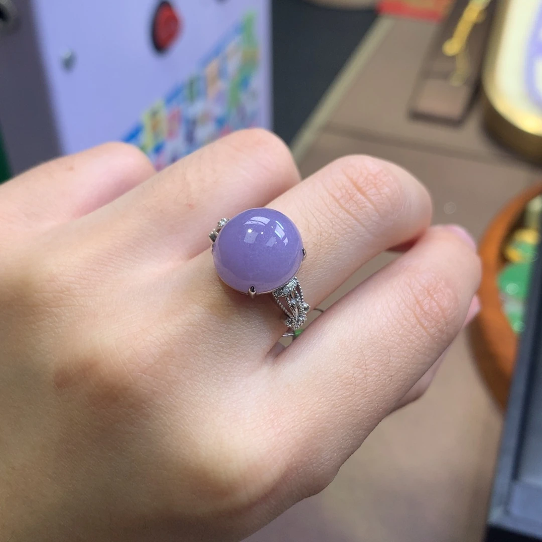 翡翠18K金镶嵌颈饰翡翠