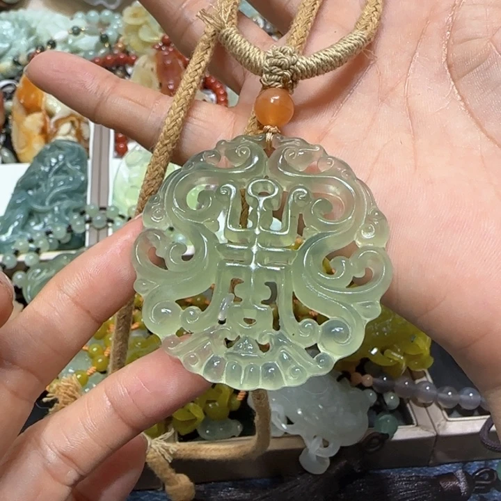 蛇纹石玉未镶嵌吊坠