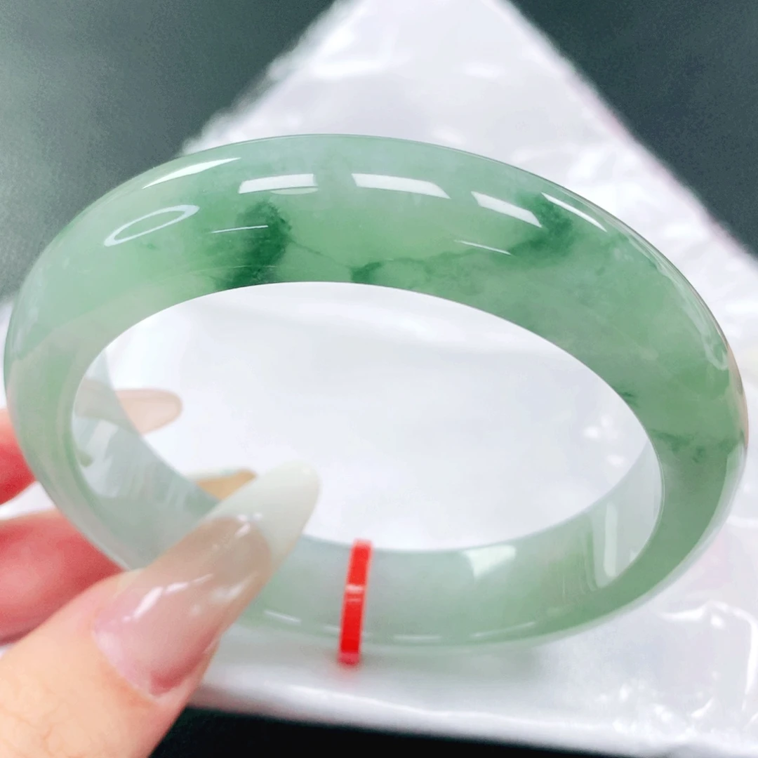 翡翠未镶嵌手镯57
