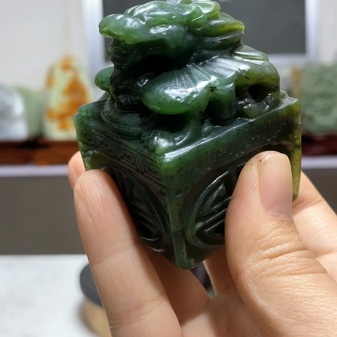 玉玉未镶嵌居家办公