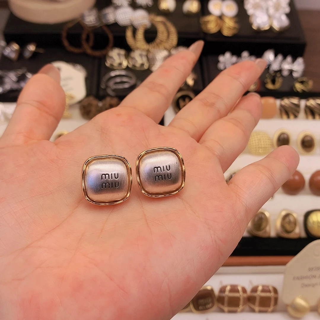 纯铜锆石合金字母