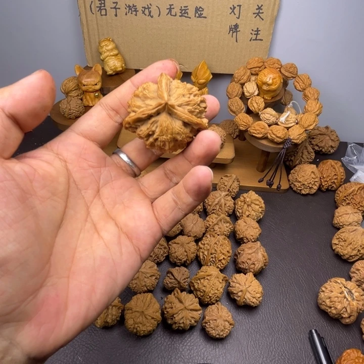 ****人桃核吊坠三棱核桃小众大个