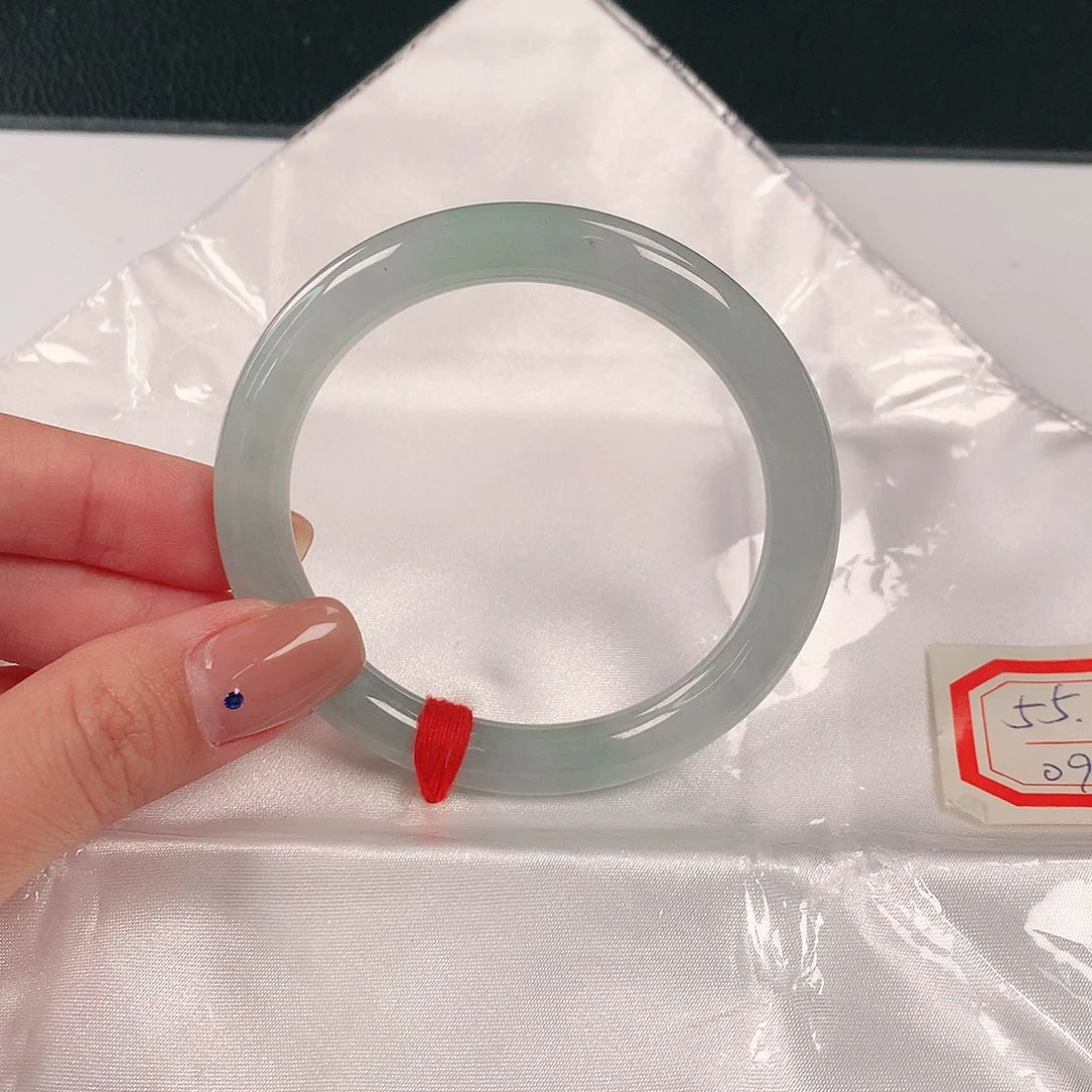 未镶嵌手镯翡翠605