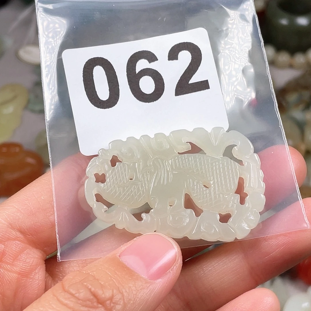 和田玉（糖玉）颈饰未镶嵌