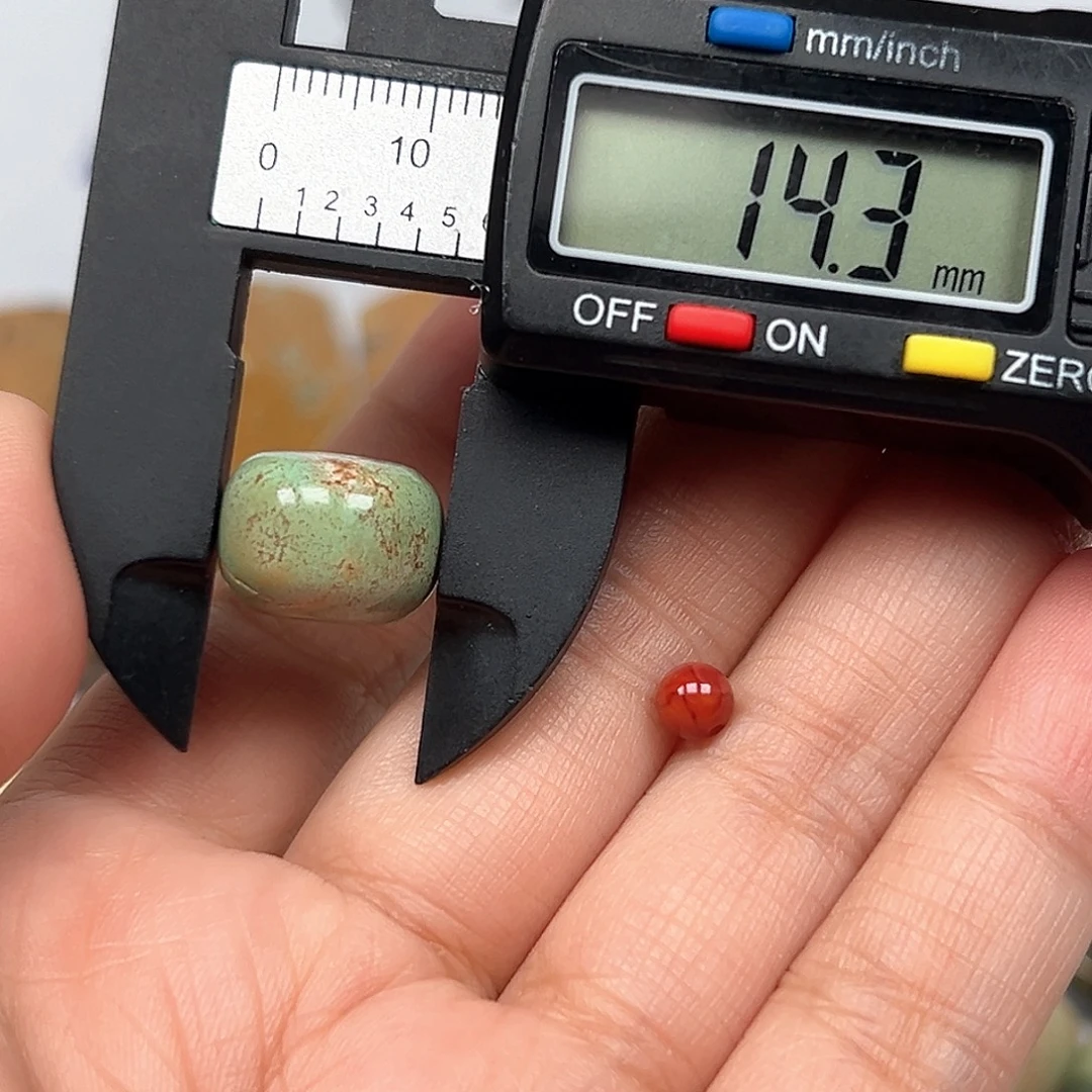 南红玛瑙未镶嵌珠宝奇石