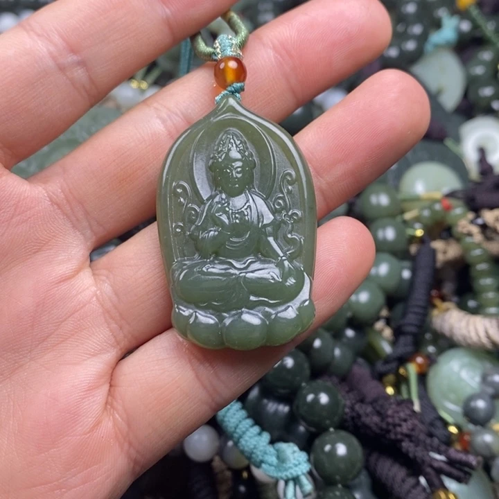 和田玉未镶嵌颈饰