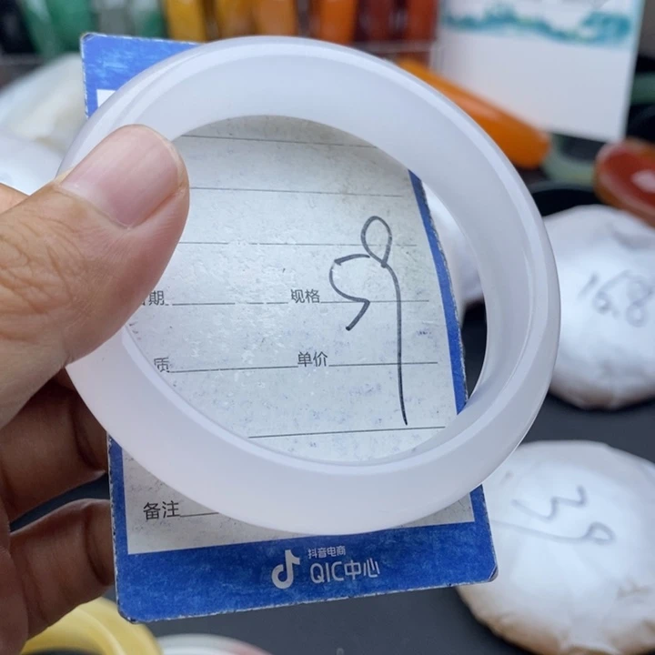 石英质玉未镶嵌手镯